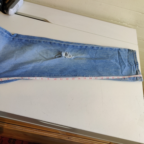 Levi's Wedgie Straight Crop Jeans - Picture 10 of 11